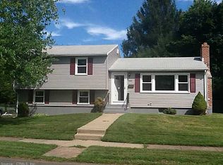 105 Hearn Ln, Hamden, CT 06514