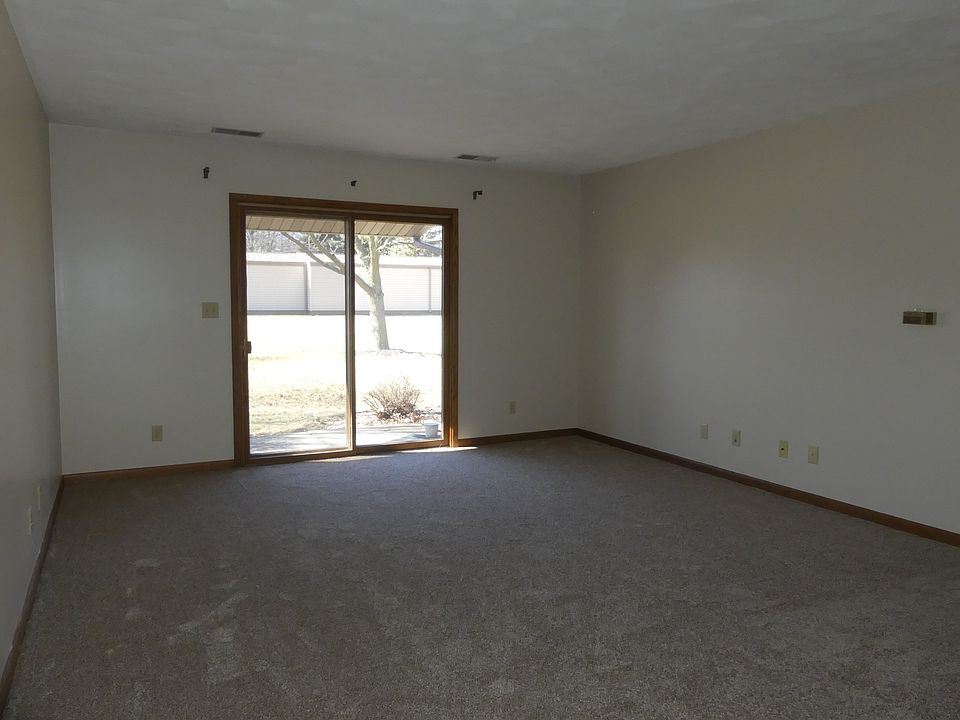 1st image of 2350 1st Street A Dr APT 2