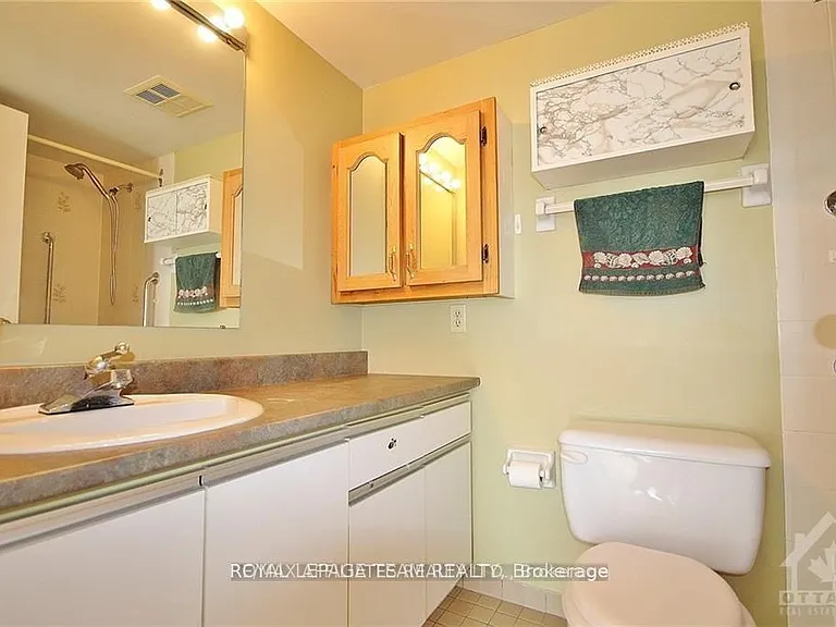 200 Lafontaine Ave #304 — Photo 13