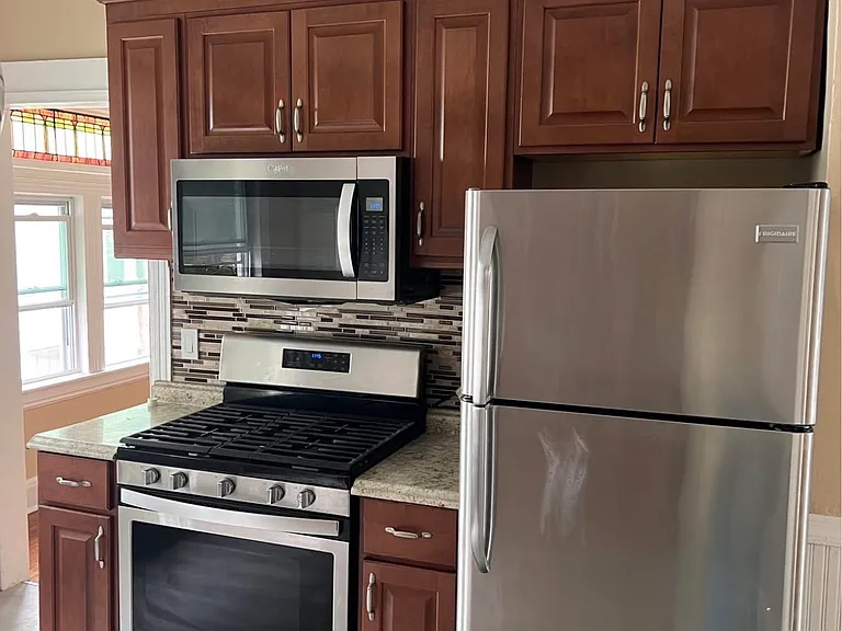 220 Alpine St #2 — Photo 3