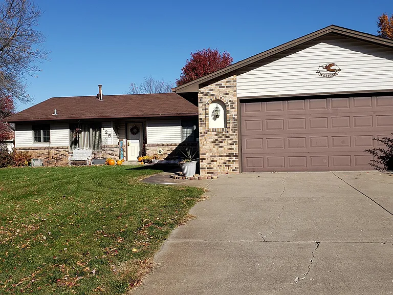 127 Jerry Liefert Dr — Photo 1