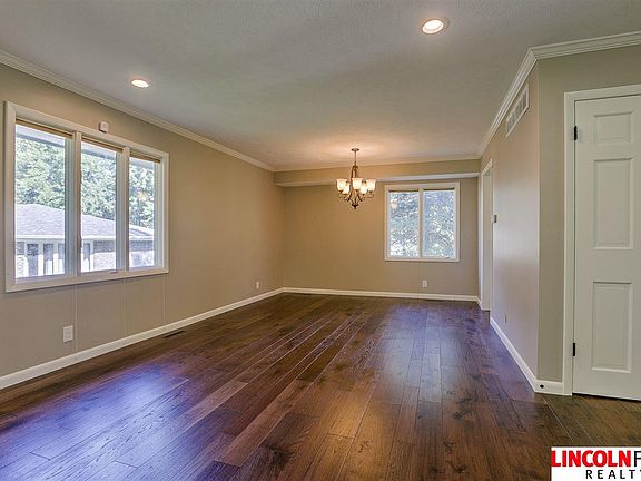 5th image of 1736 Oakdale Ave