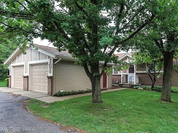2nd image of 4419 N Valley Dr NE