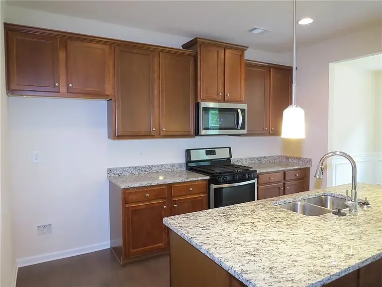 5640 Berney Cir — Photo 8