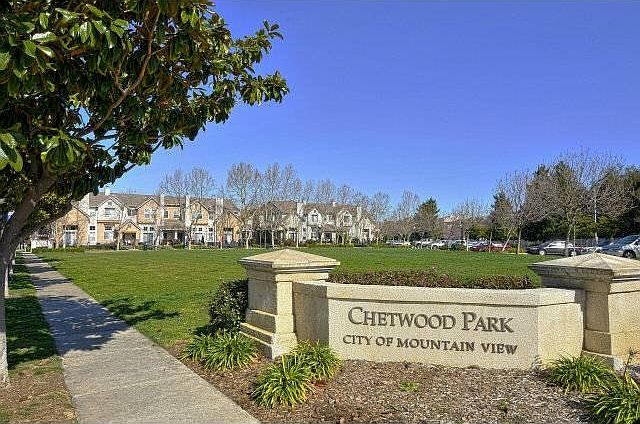 Townhouse faces Chetwood Park