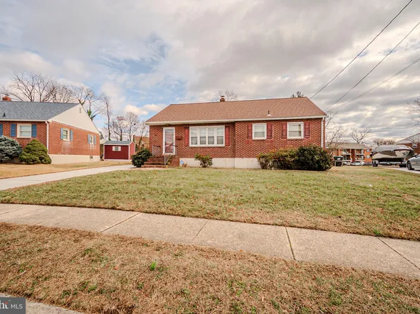 32 Glover Cir, Wilmington, DE 19804