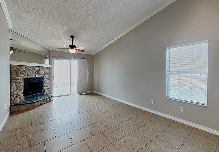 111 Hidden Arbor Ct — Photo 4