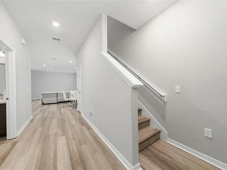 445 Silverbell Trl — Photo 10