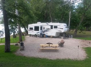 112 Oconnell Beach Rd, Burlington, IA 52601