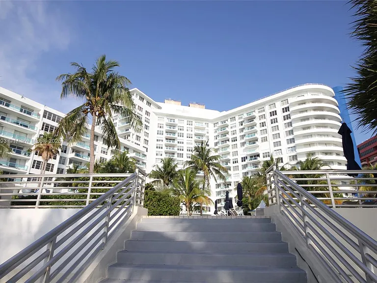 5151 Collins Ave #924 — Photo 43