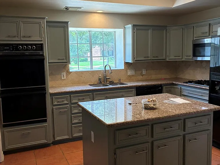 4635 Meadow Green Dr — Photo 8