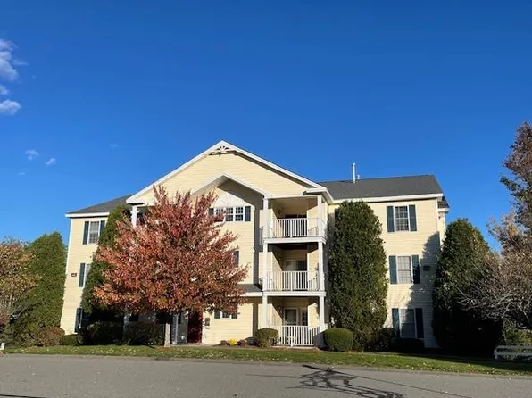5 Crosswoods Path Boulevard #11, Merrimack, NH 03054