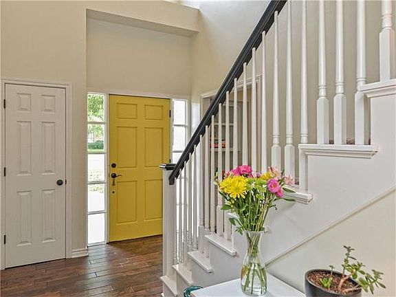 4th image of 20 Autumn Oaks Dr
