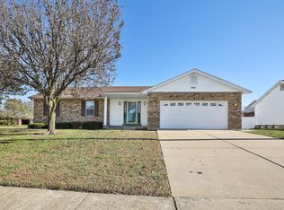1684 Bridlespur Dr, Wentzville, MO