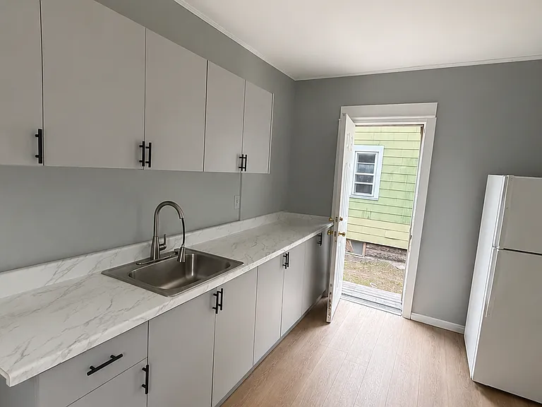 59 Laser St #1 — Photo 2