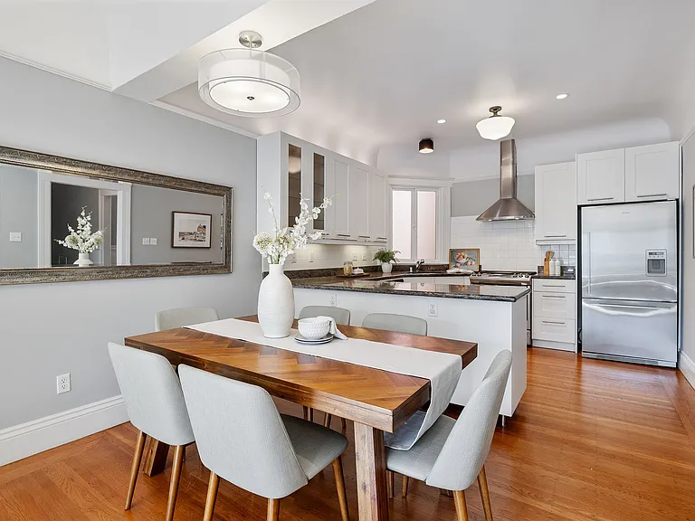 49 Cortland Ave — Photo 10