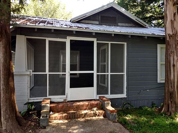 3rd image of 609 W Kansas Ave