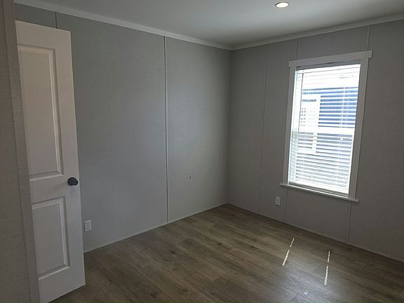 5th image of 27 Bonnet St #109