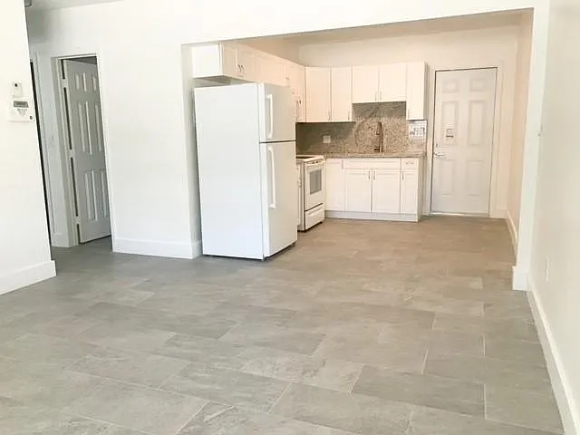 Living Room, Central A/C