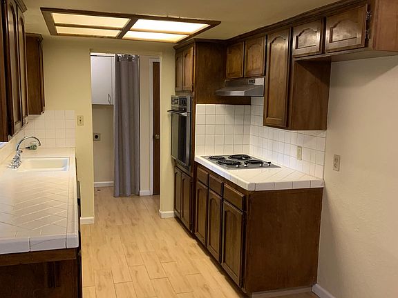 4th image of 5343 W Holland Ave
