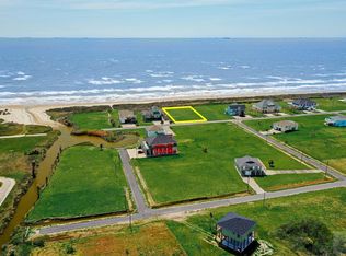 692 Villa Dr, Crystal Beach, TX 77650