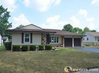 550 Pinewood Dr, Elk Grove Village, IL 60007