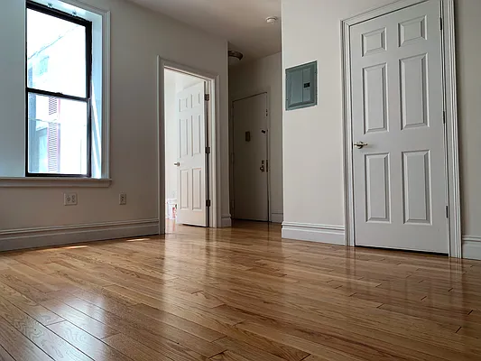 Rented by Hillel Realty Group | media 3