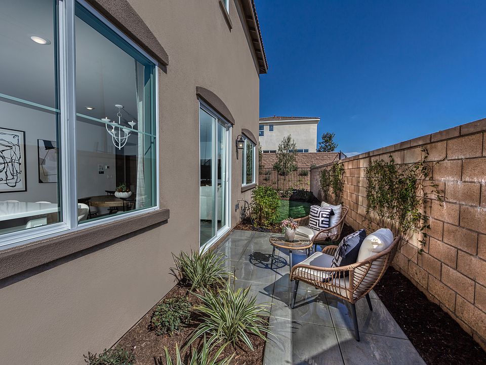 Residence 1 - High Res - backyard