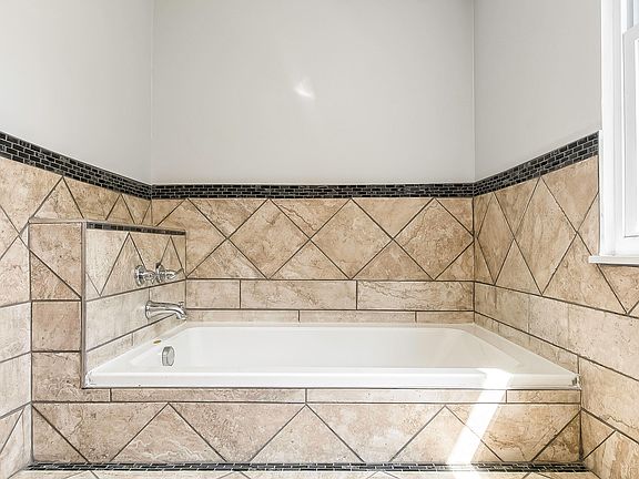 3rd image of 2587 McClain Ct