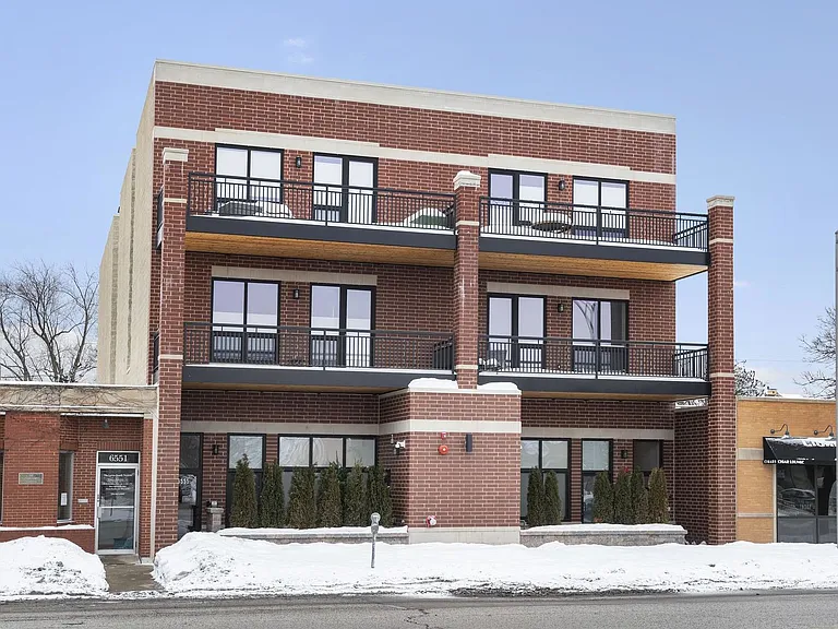 6555 W North Avenue — Photo 19
