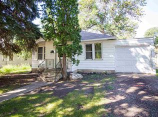 713 6th St NE, Minot, ND 58703