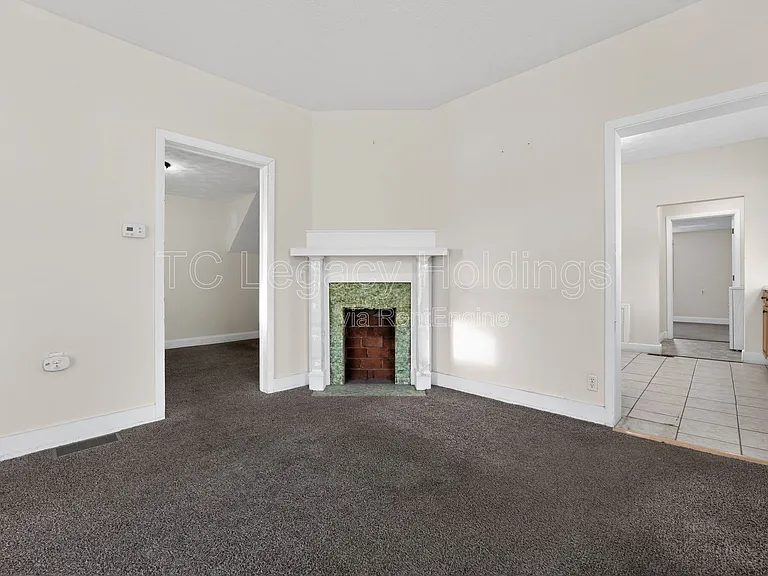 388 Broaddus Ave #B — Photo 2