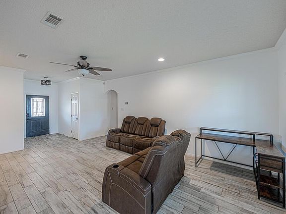 5th image of 4405 Trevino St