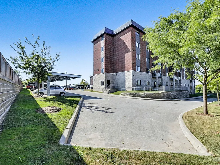 325 Lakeview Dr — Photo 29