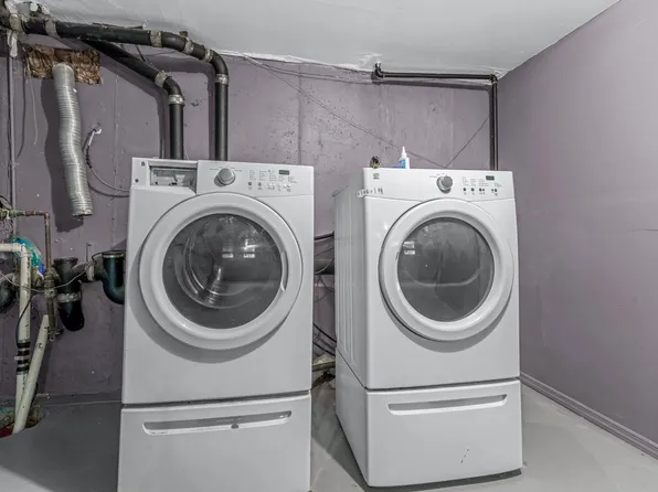 1087 Blake Avenue image 19 of 25