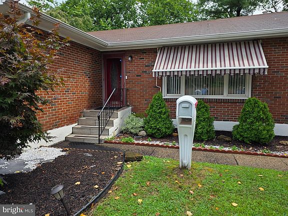 2nd image of 3340 Union Ave