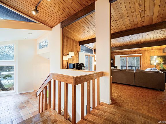 5th image of 24 Spook Rock Road