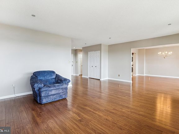 5th image of 3709 S George Mason Dr APT 1705