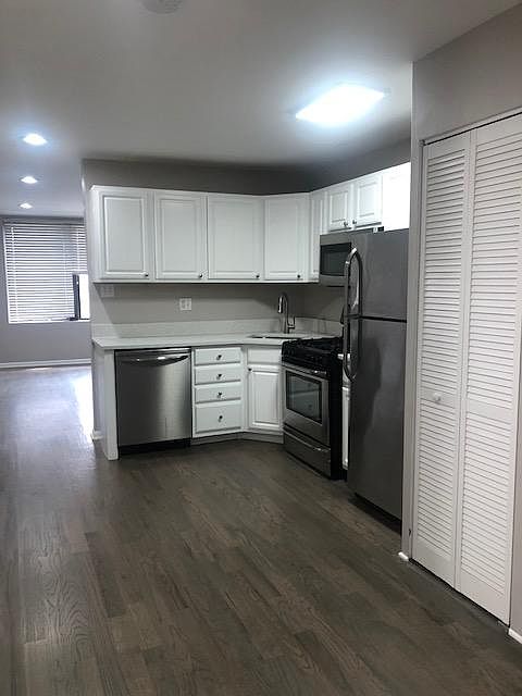1st image of 2518 N Southport Ave #3