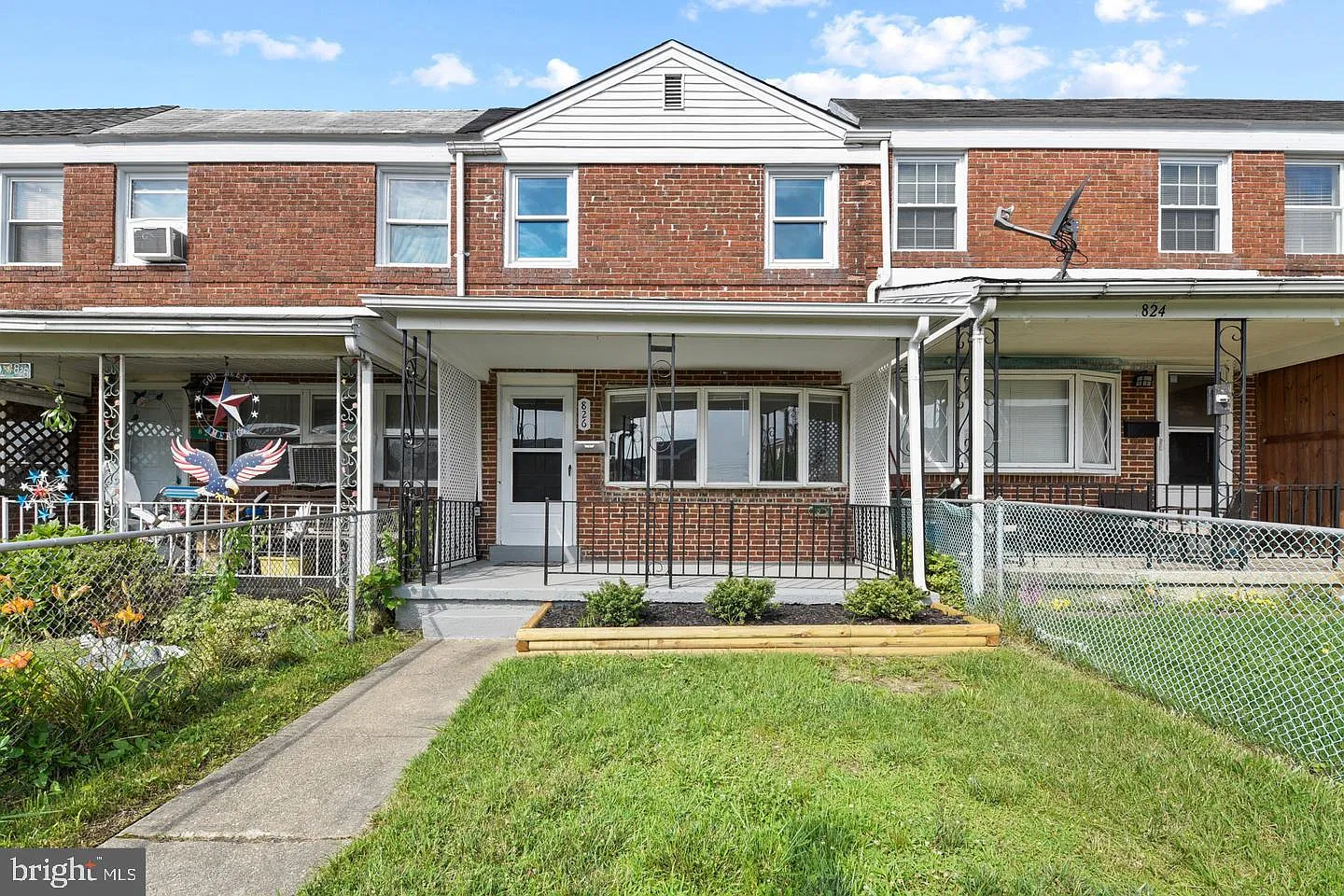 3 bed, 1.5 bath, 1182 sqft, $1,900 — Photo 1