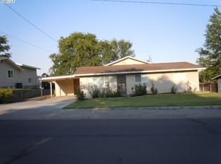 620 SE 7th St, Hermiston, OR 97838