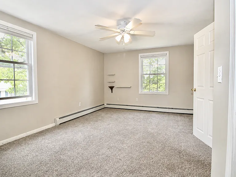 37 Green St #1 — Photo 14