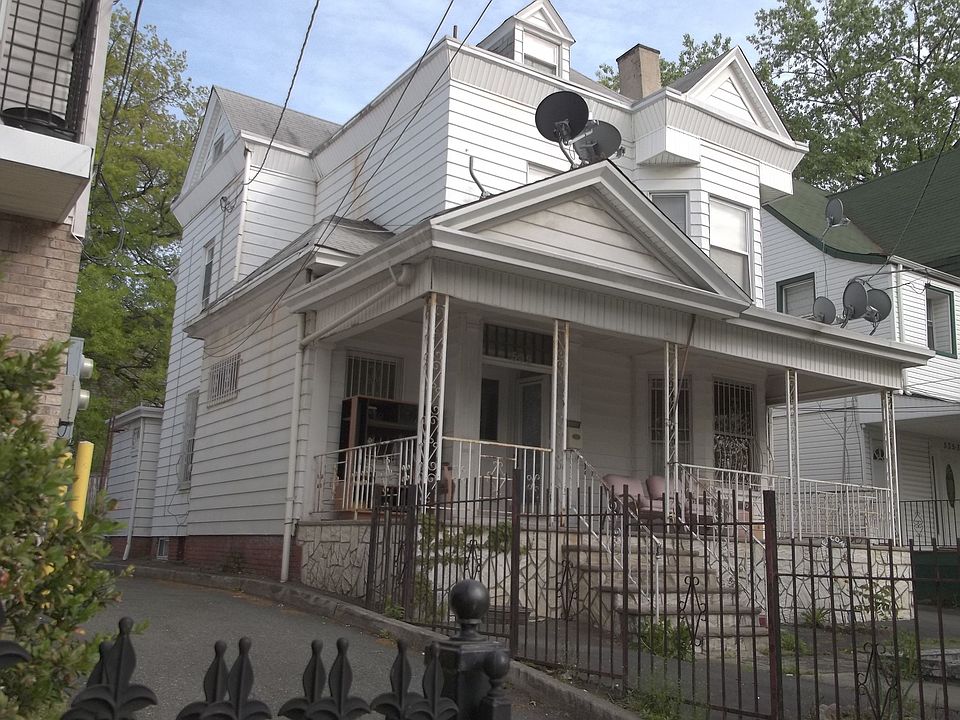 2nd image of 539-541 Broadway
