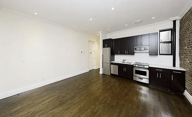 Rented by Avenues Real Estate | media 8