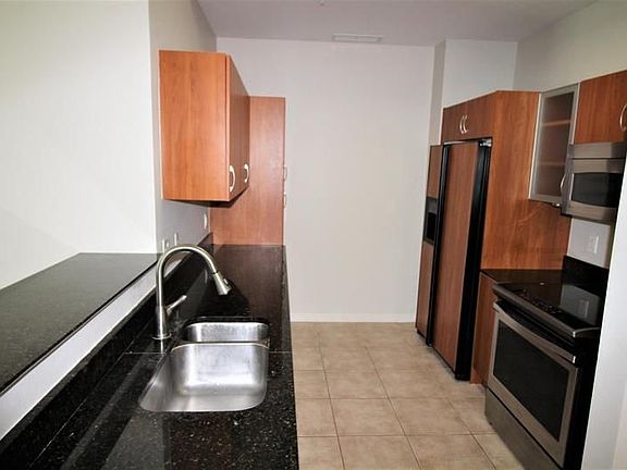 2nd image of 802 W Windward Way Ph 10