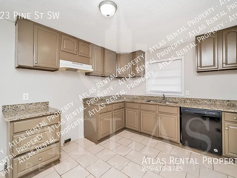 223 Pine St SW — Photo 15