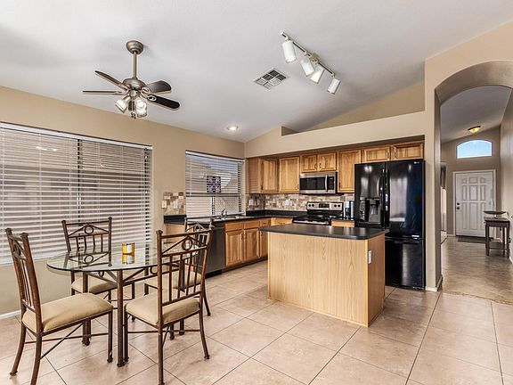 4th image of 42581 W Bunker Dr