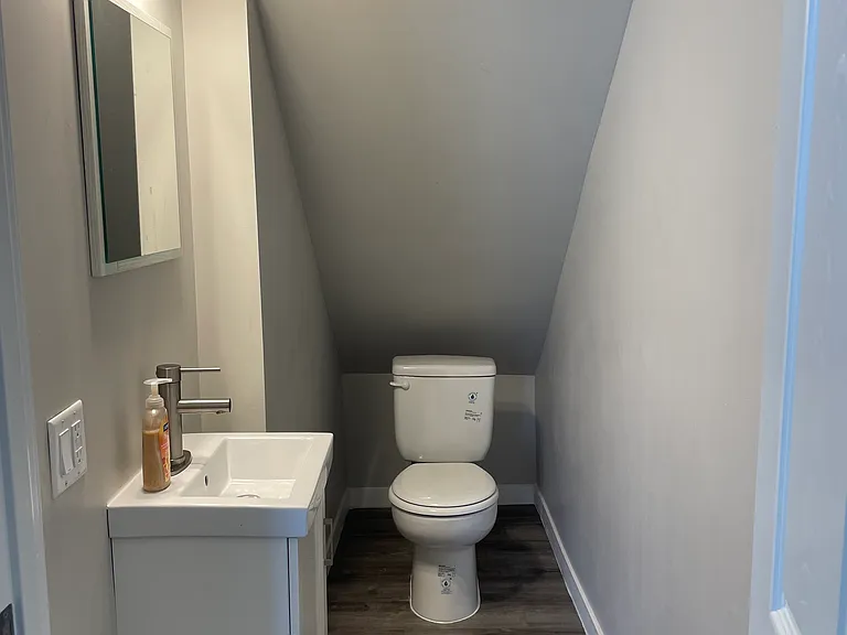 1034 Liberty St — Photo 1