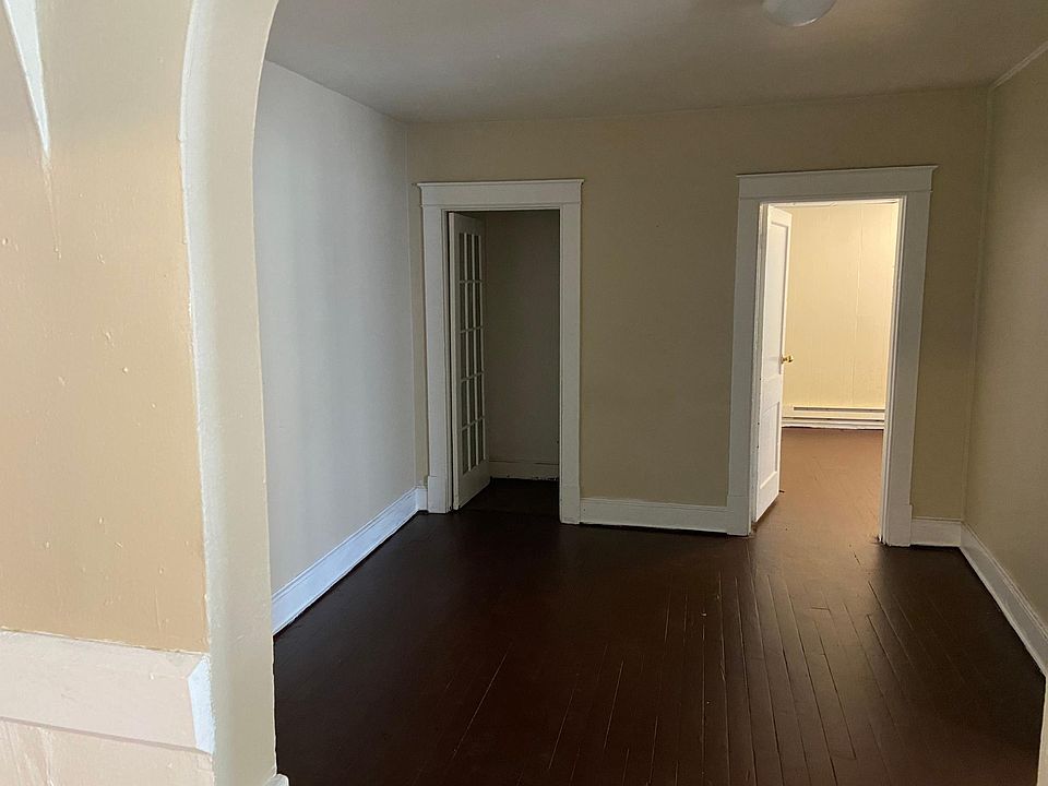 1st image of 722 E Main St #2E