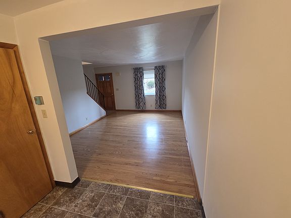 5th image of 265 Crest Ave #6
